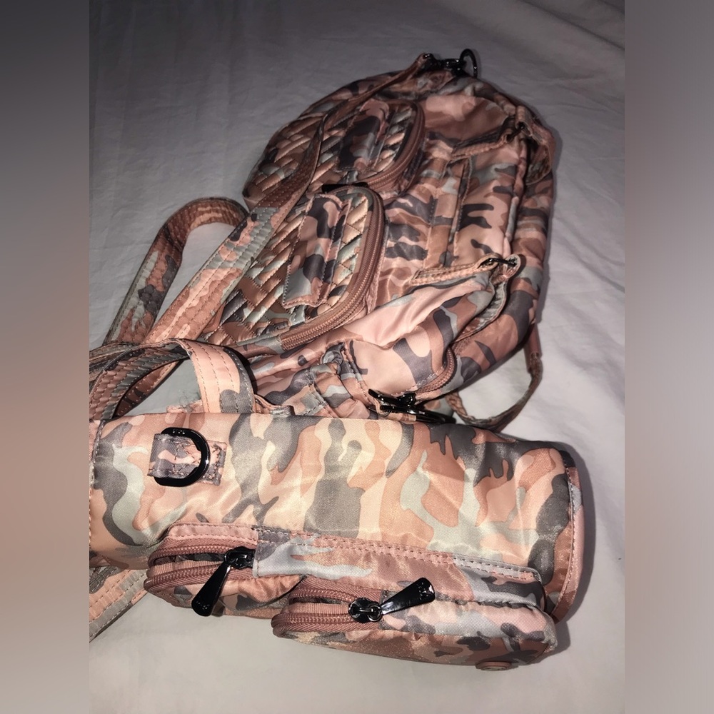Lug Jumper Carryall Tote and bottle carrier in Camo Rose - Picture 10 of 10